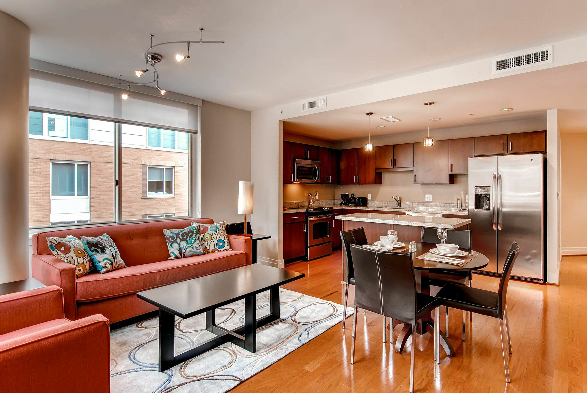 Global Luxury At Foggy Bottom Apartment