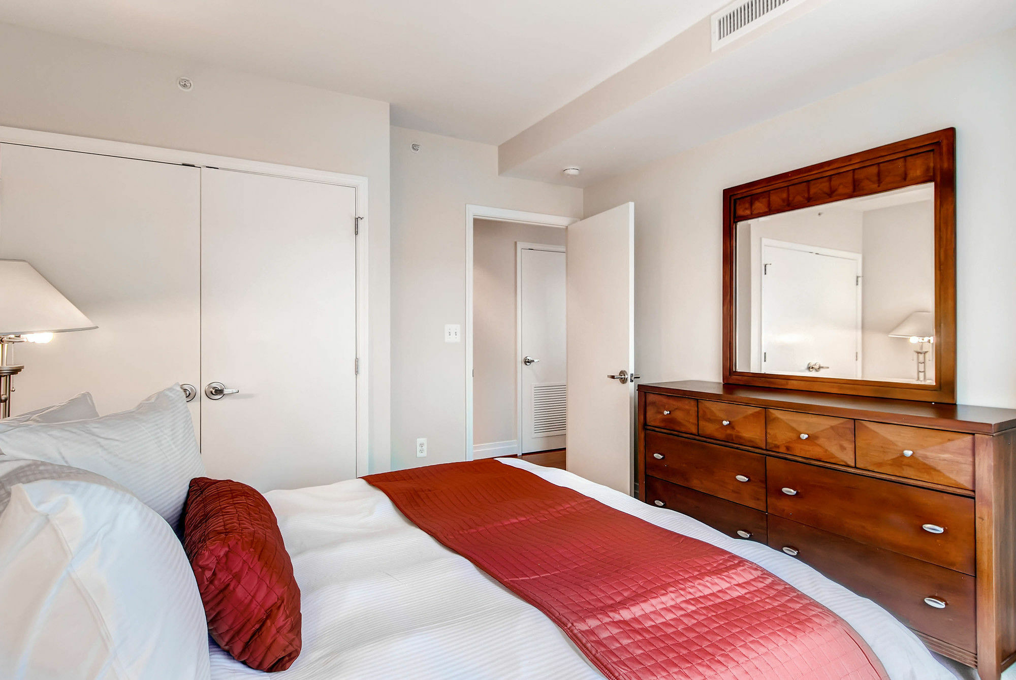 Apartment Global Luxury At Foggy Bottom *