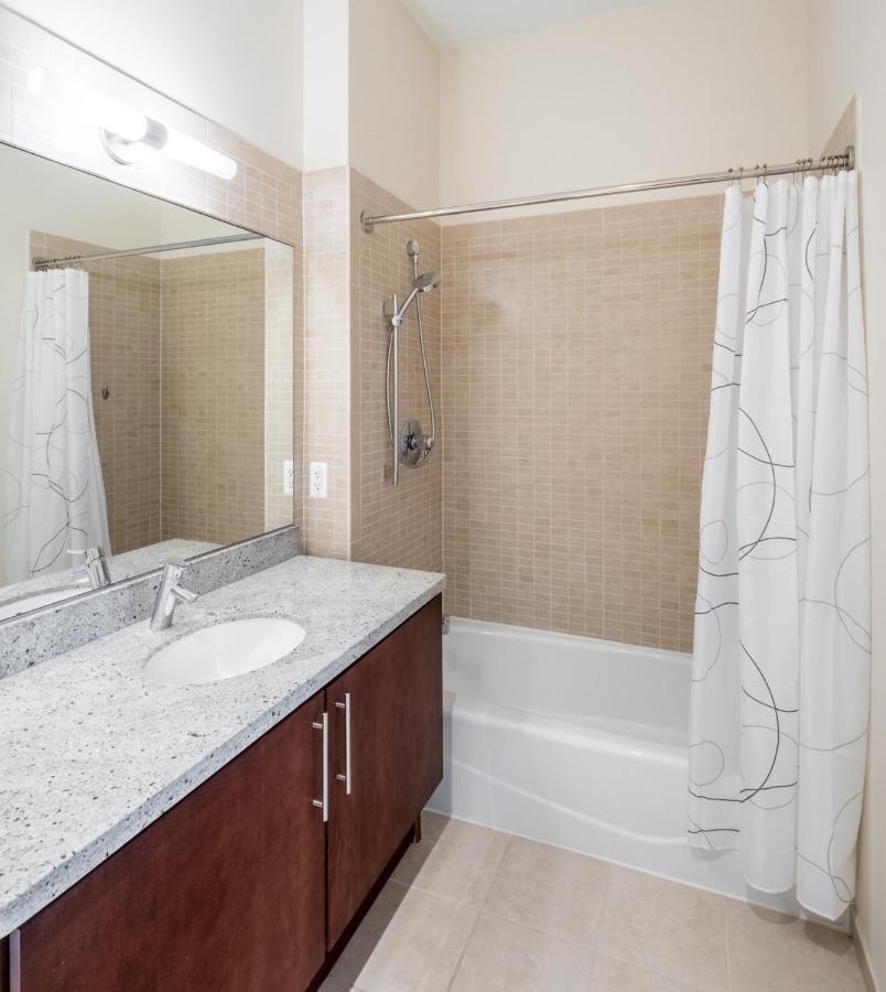 Global Luxury At Foggy Bottom Apartment